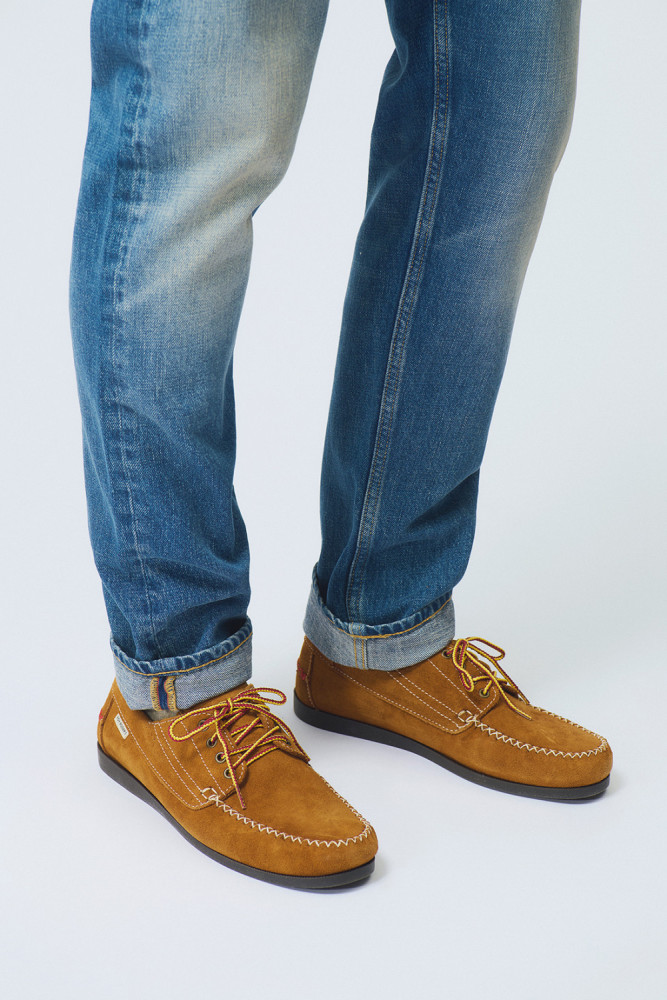 MOCASSINO INDIAN IN SUEDE CON LACCI