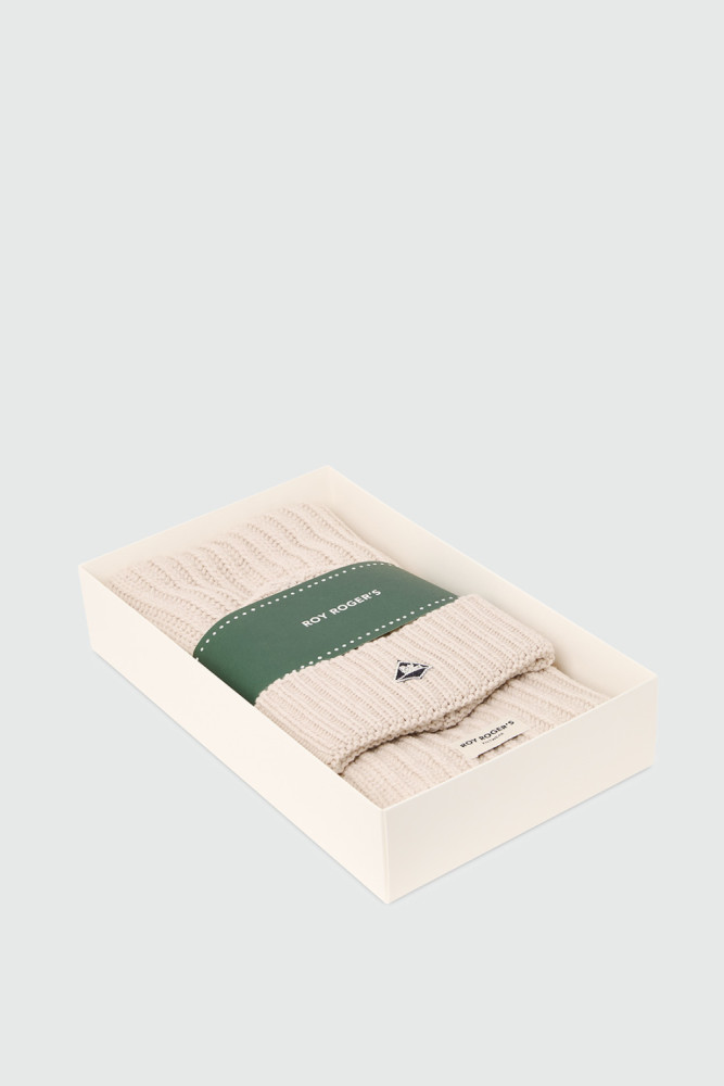 GIFT SET WITH BEANIE AND SCARF