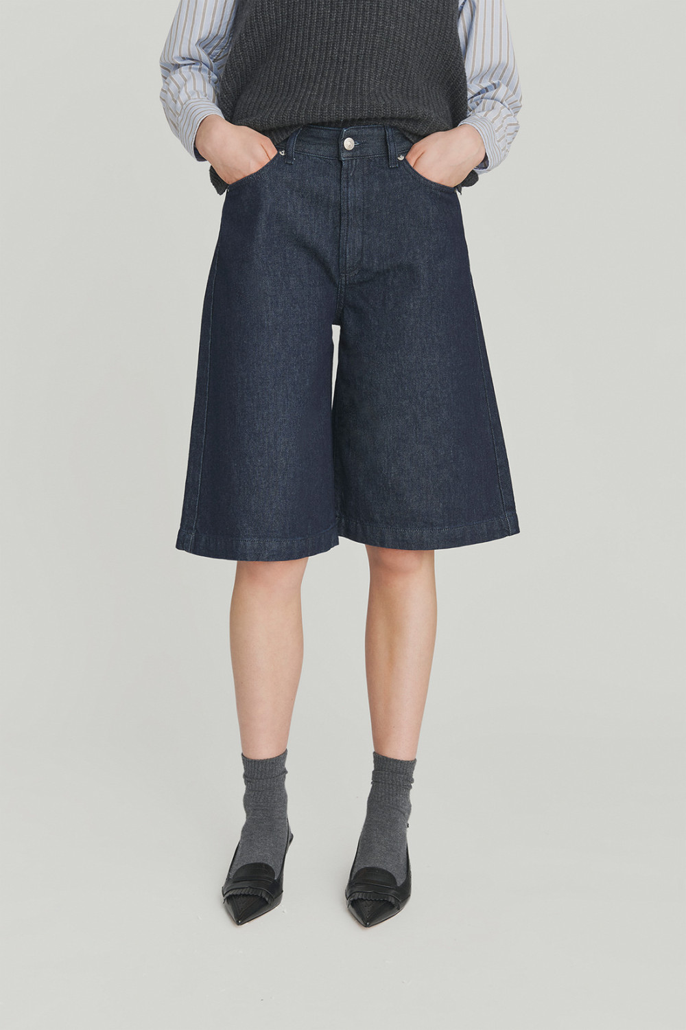 ROY ROGERS: BERMUDA BOY IN DENIM RINSE