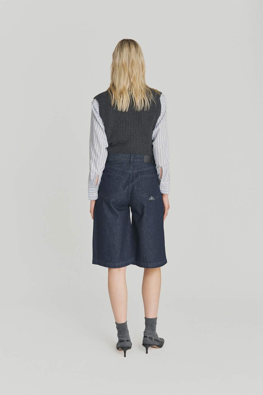 ROY ROGERS: BERMUDA BOY IN DENIM RINSE