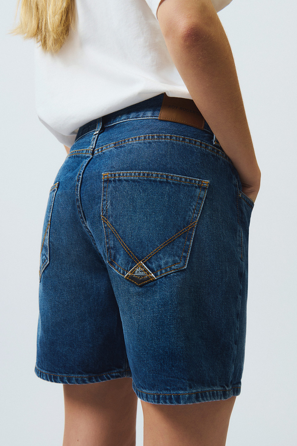 ROY ROGERS: NEW OSKAR GALAPAGOS BERMUDA SHORTS 