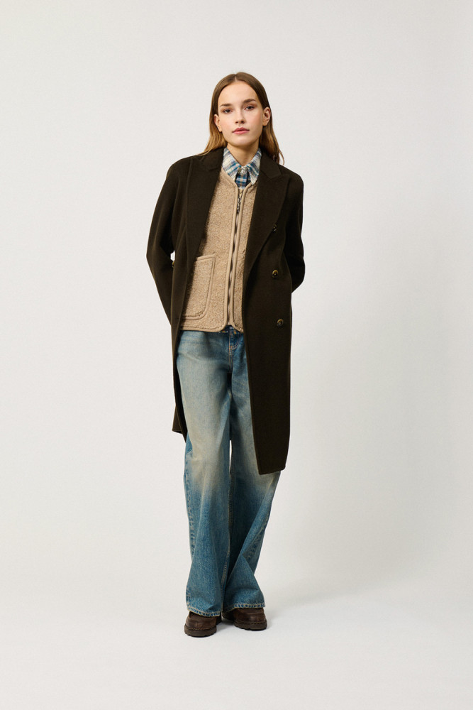 DOUBLE-BREASTED COAT IN WOOL