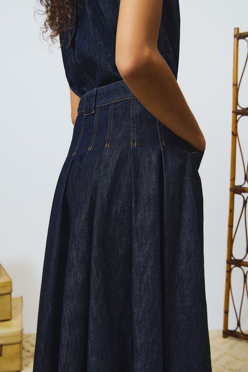 ROY ROGERS: CINDY SKIRT IN LIGHT RINSE DENIM