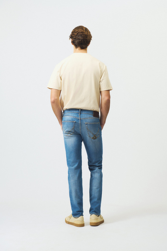 NEW ELIAS APRIL JEANS