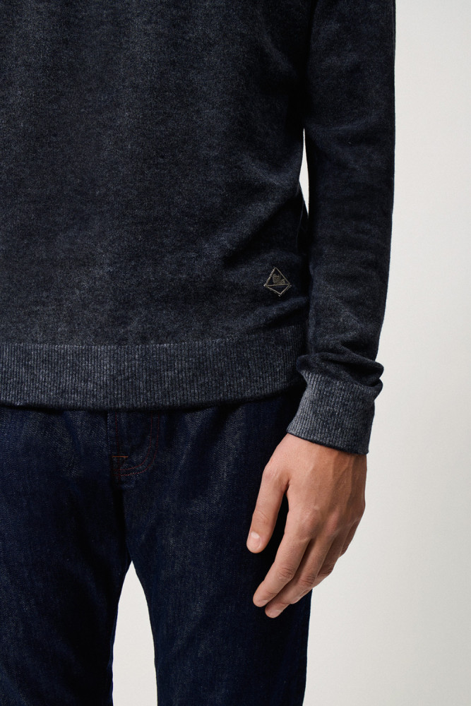 CREW NECK SWEATER IN WOOL 
