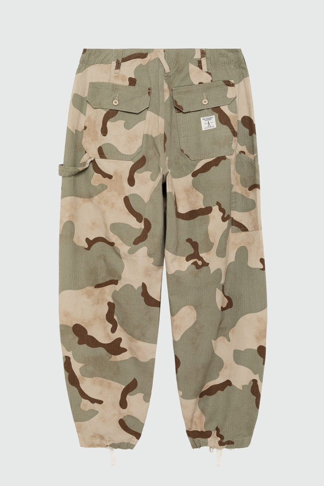 PANTALONE PIONEER CON MOTIVO CAMOUFLAGE