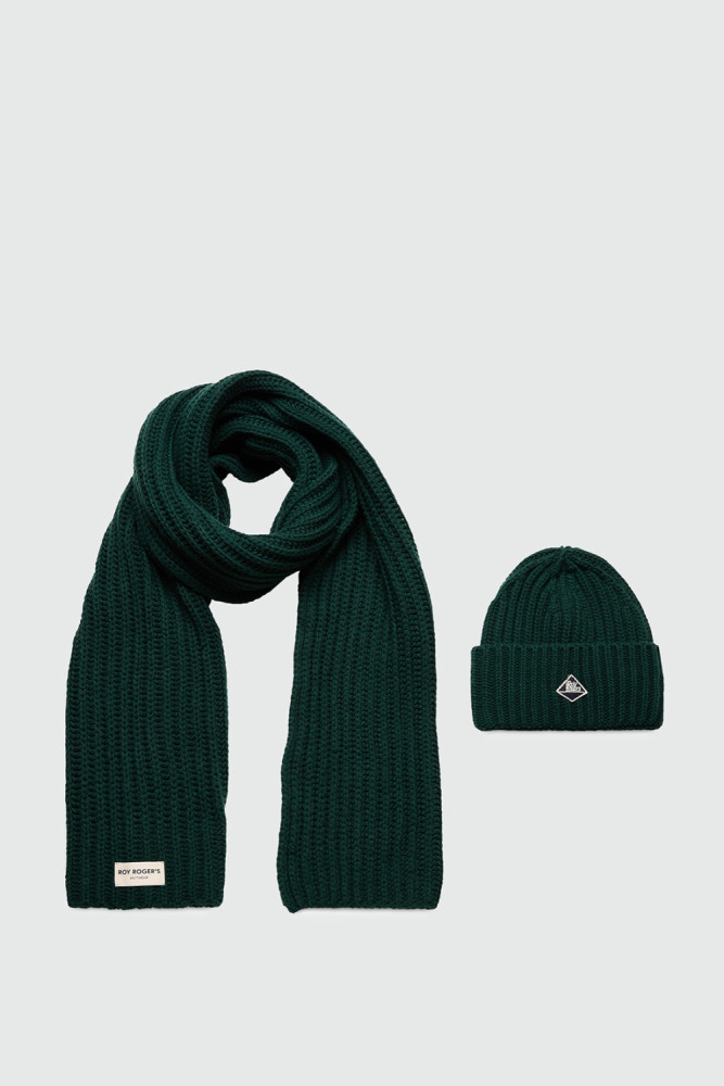 GIFT SET WITH BEANIE AND SCARF
