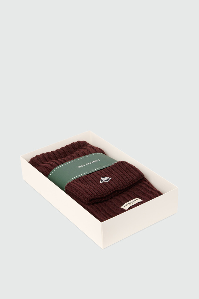 GIFT SET WITH BEANIE AND SCARF