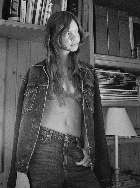 DENIM WOMAN